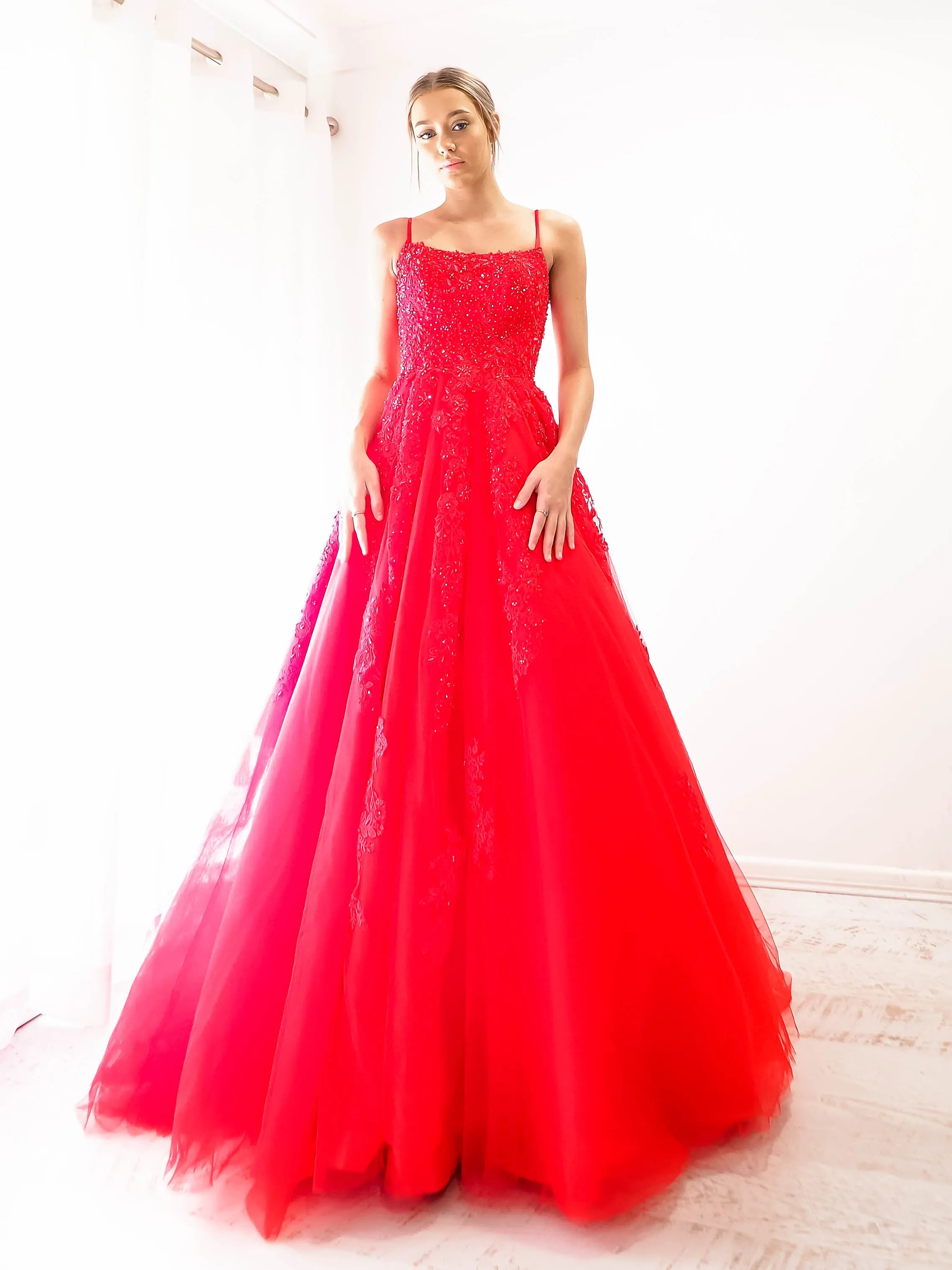 Red tulle princess dress