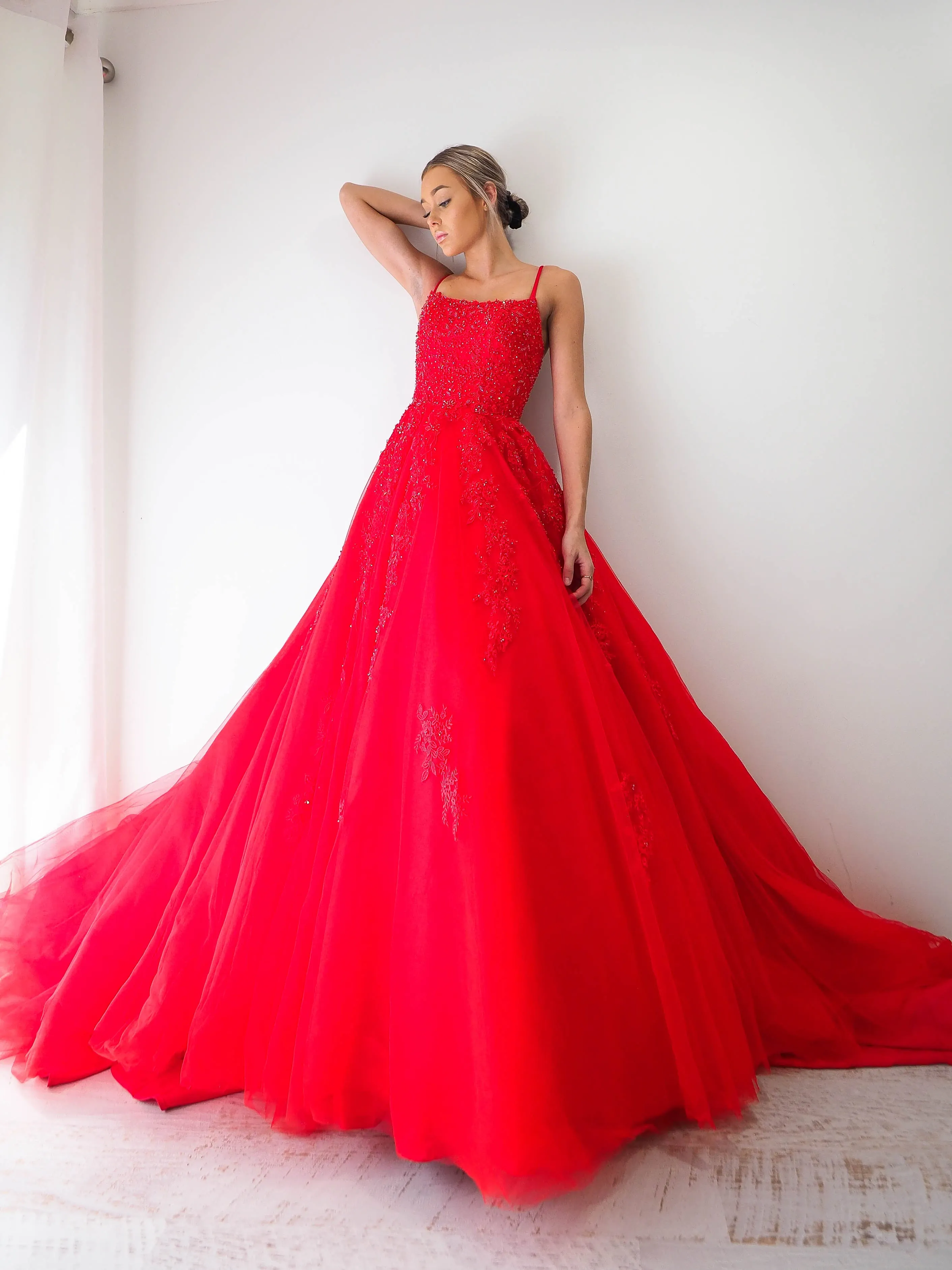 Red tulle princess dress