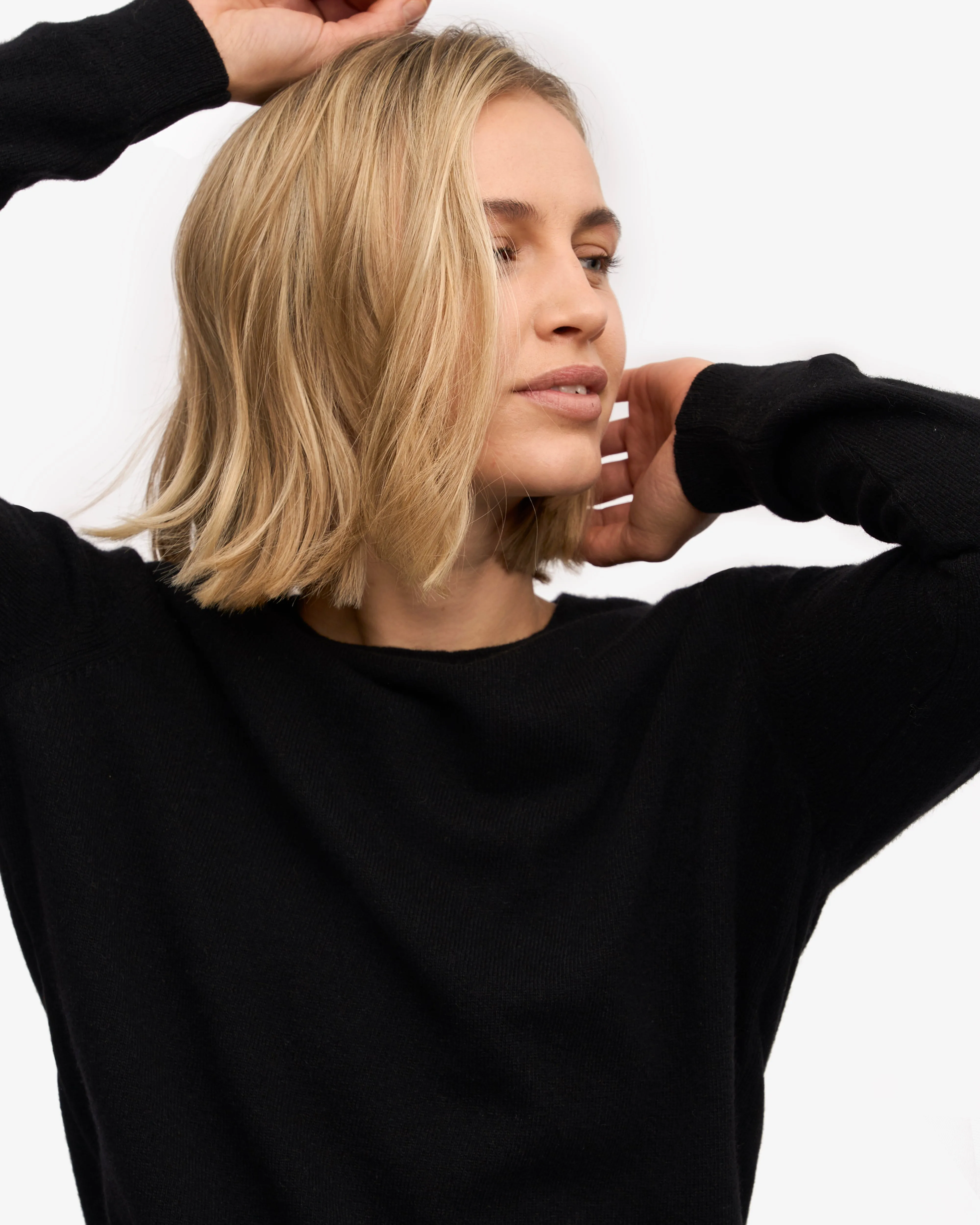 Women Light Merino Wool Crew - Deep Black